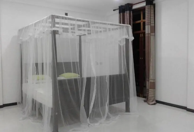 バルコニー付きデラックスルーム, Dinuri Villa