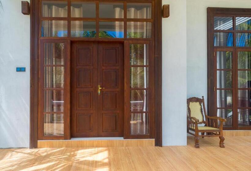 חדר דלוקס עם מרפסת, Dinuri Villa