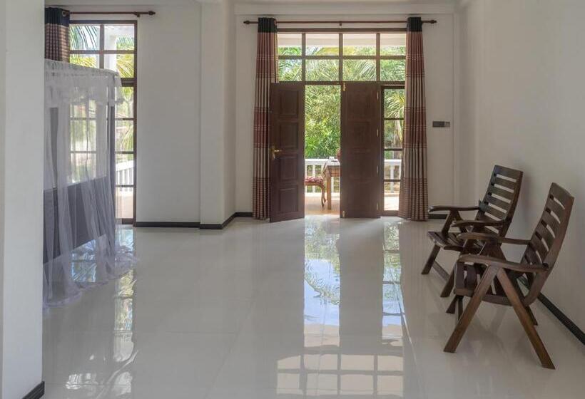 חדר דלוקס עם מרפסת, Dinuri Villa