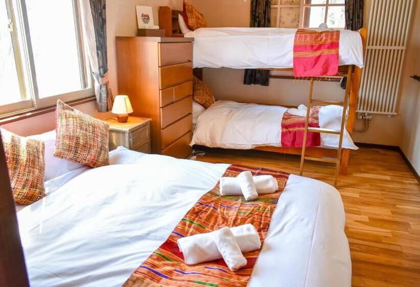 غرفة عائلية, Panketo Lodge & Yoga Studio