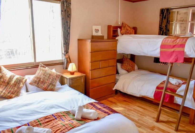 غرفة عائلية, Panketo Lodge & Yoga Studio