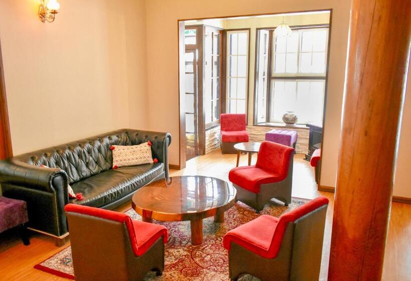 جناح عائلي, Panketo Lodge & Yoga Studio