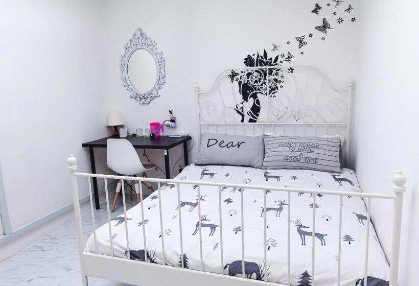 Номер Economy, G Traveler Accommodation Hostel