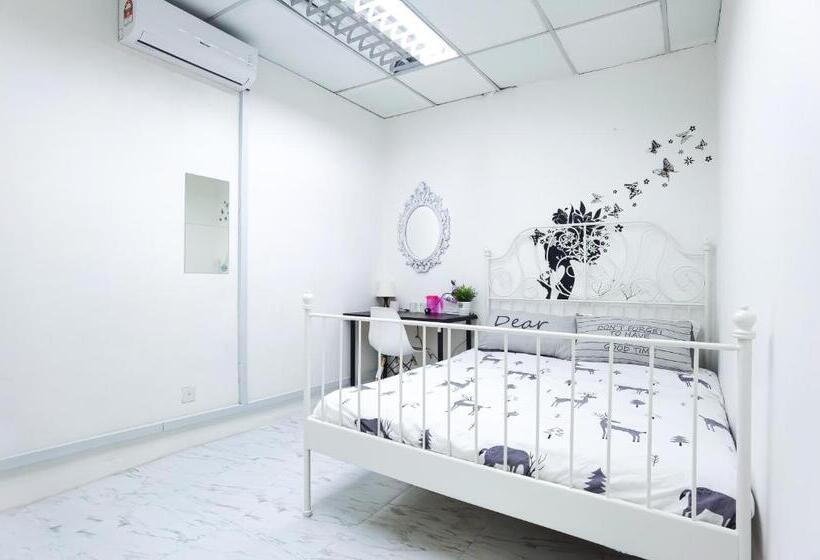 Номер Economy, G Traveler Accommodation   Hostel