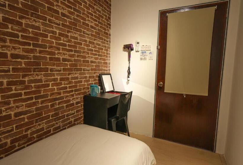 Номер Стандарт Индивидуальный, G Traveler Accommodation   Hostel
