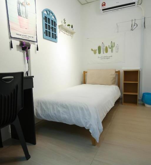 Номер Стандарт Индивидуальный, G Traveler Accommodation   Hostel