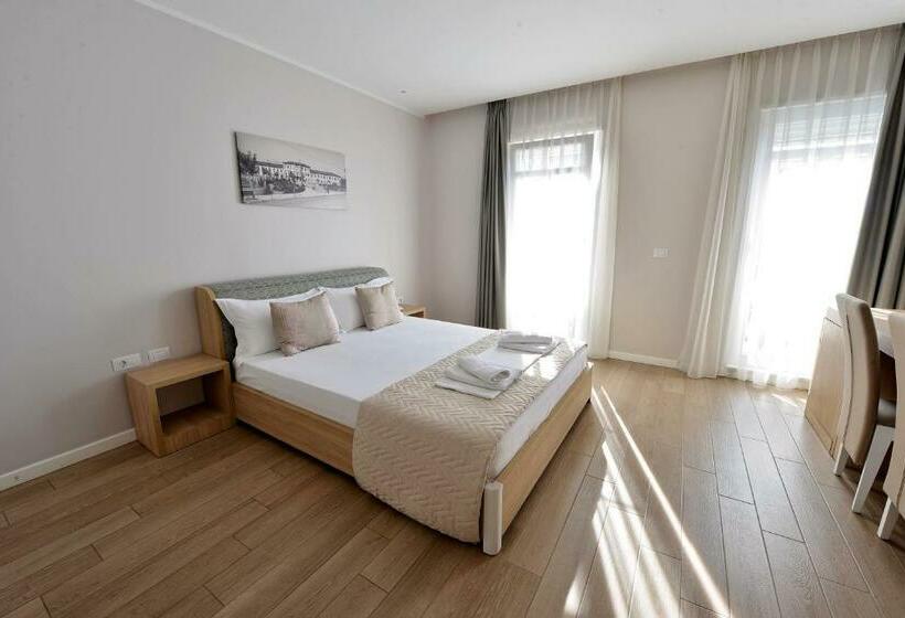 스탠다드 룸, Alis