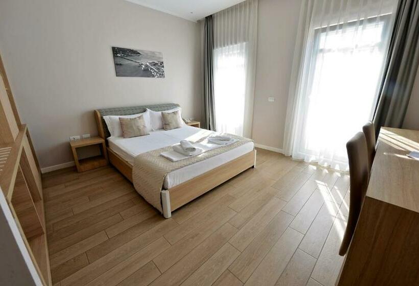 스탠다드 룸, Alis