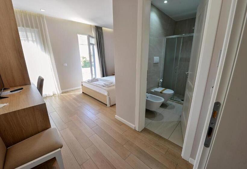 스탠다드 룸, Alis