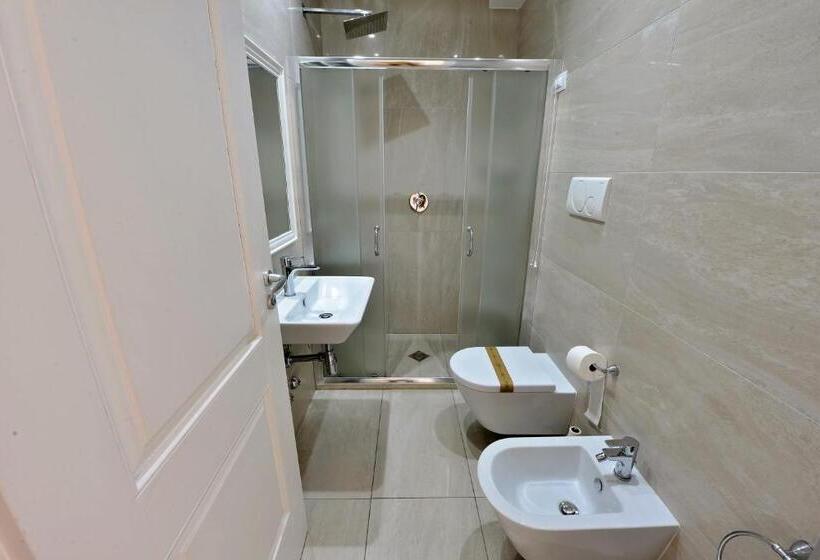 스탠다드 룸, Alis