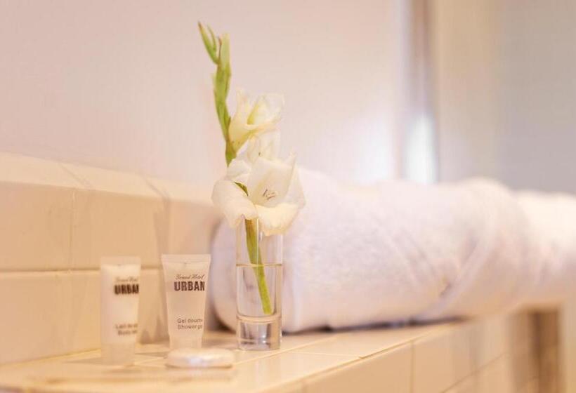 غرفة قياسية مزوَّدة بشُرفة, Grand Hotel Urban