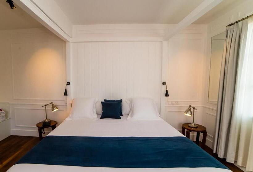 جناح مزود بتراس, Grand Hotel Urban