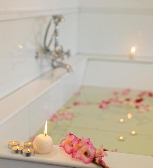 جناح مزود بتراس, Grand Hotel Urban