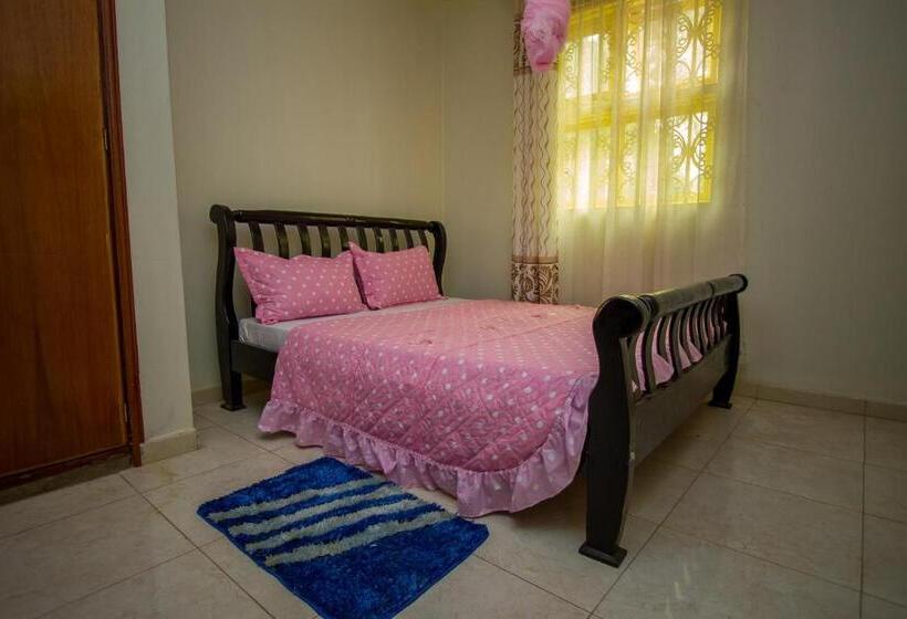 سوییت لوکس, Heras Country Resort