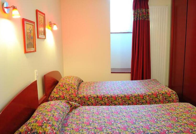 חדר משפחתי, Hôtel Jean Xxii