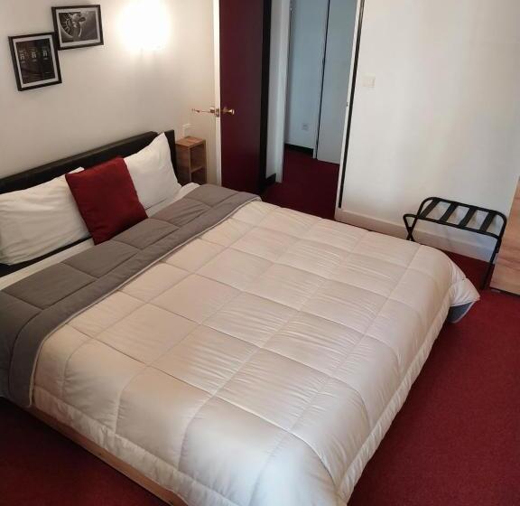 חדר סטנדרט עם מיטת קינג, Hôtel Jean Xxii