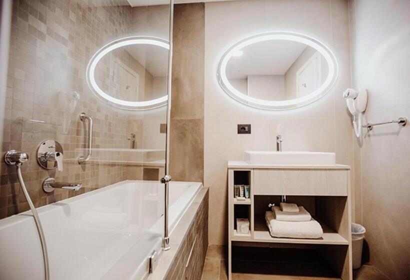 Premium room with view, Radisson Hotel City Centre Odesa