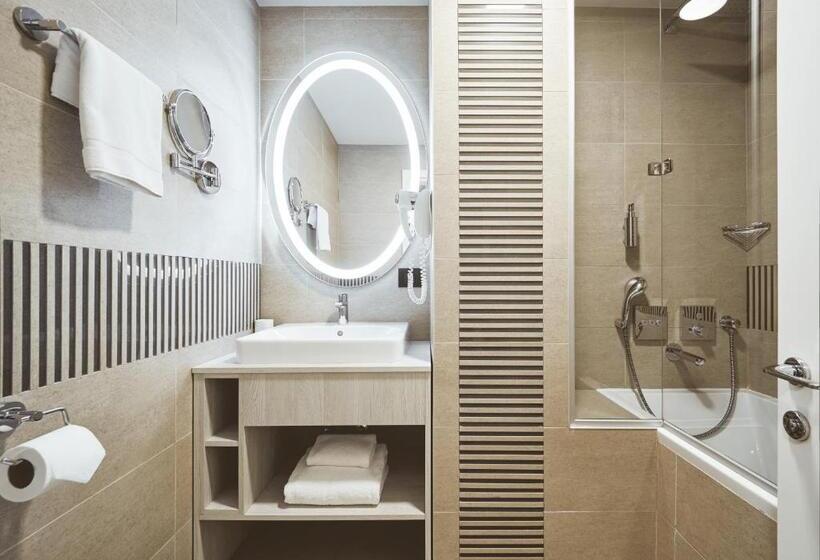 Pokój Superior z Widokiem, Radisson Hotel City Centre Odesa