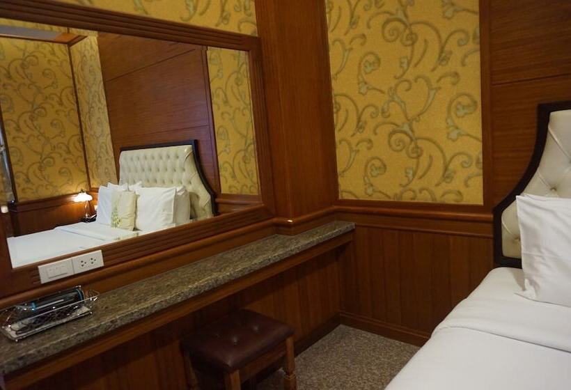 غرفة ديلوكس, Nartsiri