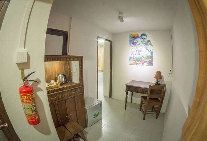 سوییت جونیور, Shwe Yo Vintage Hostel