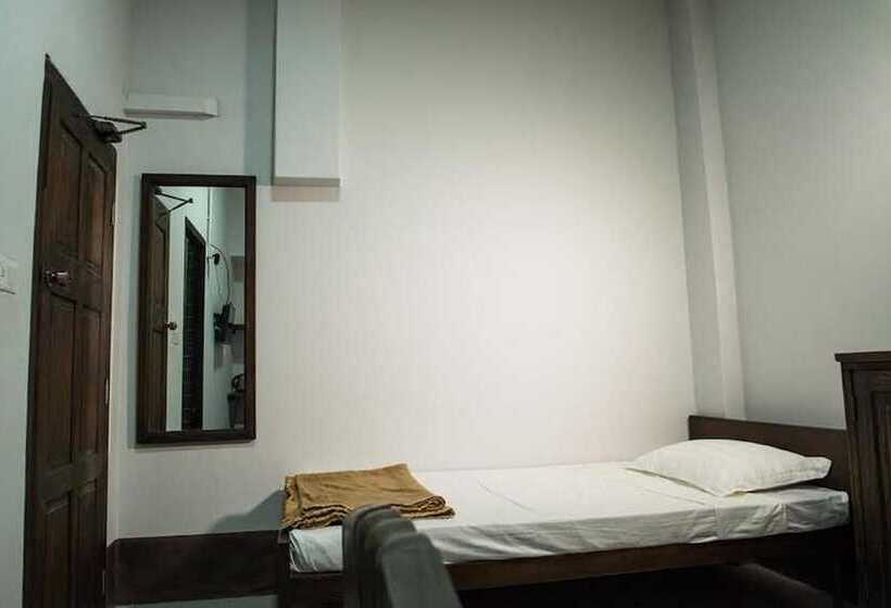 اتاق استاندارد, Shwe Yo Vintage Hostel