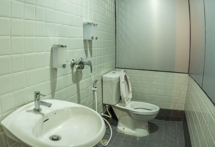 تختخواب در اتاق مشترک, Shwe Yo Vintage Hostel