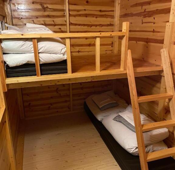 Семейное Бунгало, Freedom2 Hostel