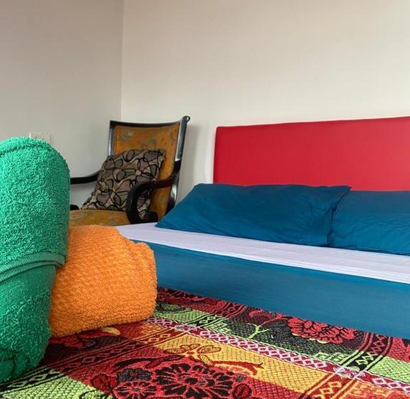 マウンテンビュースタンダードルーム, Havana Hostel Cali & Dance School