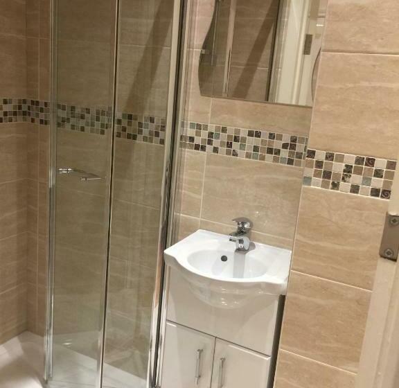 标准单人间, Hellenic