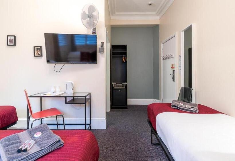 四人标准间, Hellenic