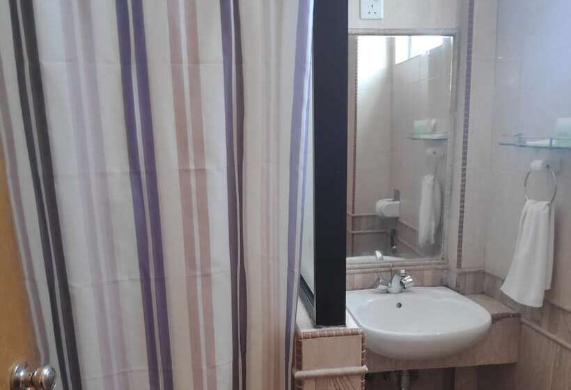 חדר דלוקס, Flora Place