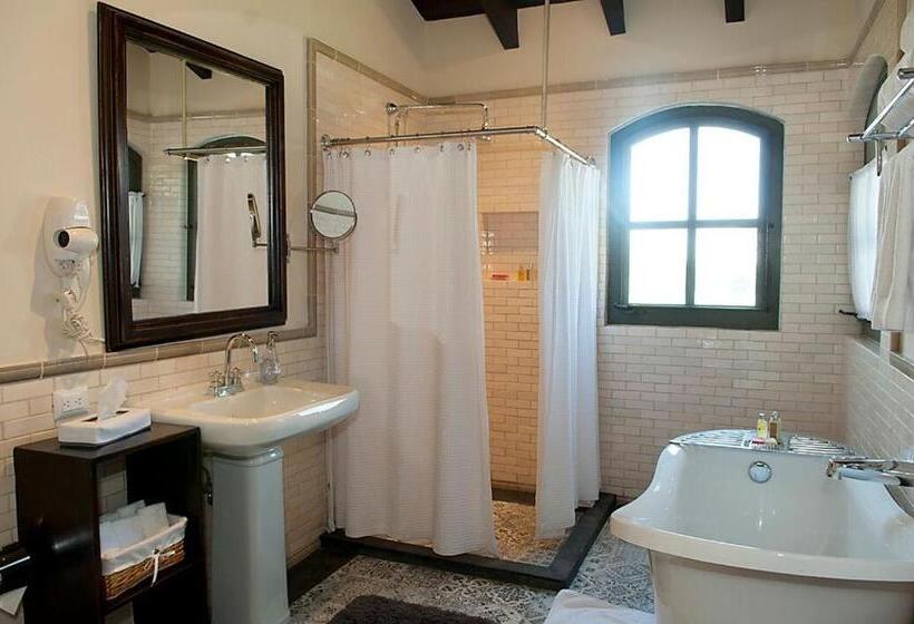 סוויטה עם מרפסת, La Santísima Trinidad