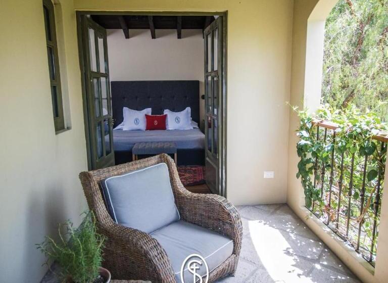 סוויטה עם מרפסת, La Santísima Trinidad