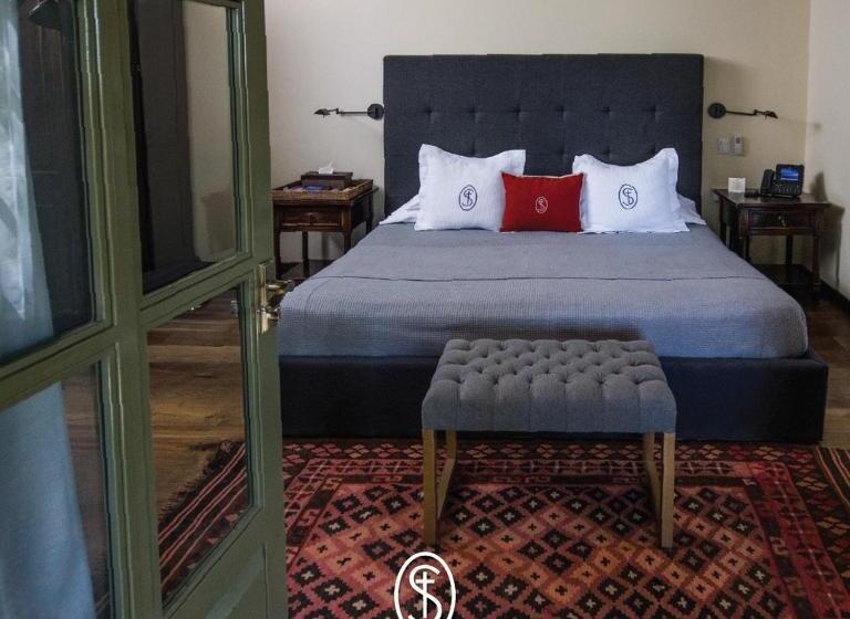 סוויטה עם מרפסת, La Santísima Trinidad