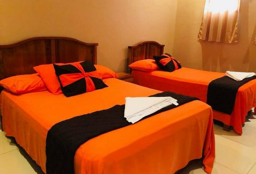 اتاق استاندارد سه نفره, San Sebastian