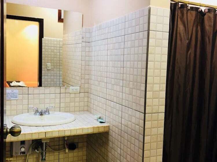 اتاق استاندارد سه نفره, San Sebastian