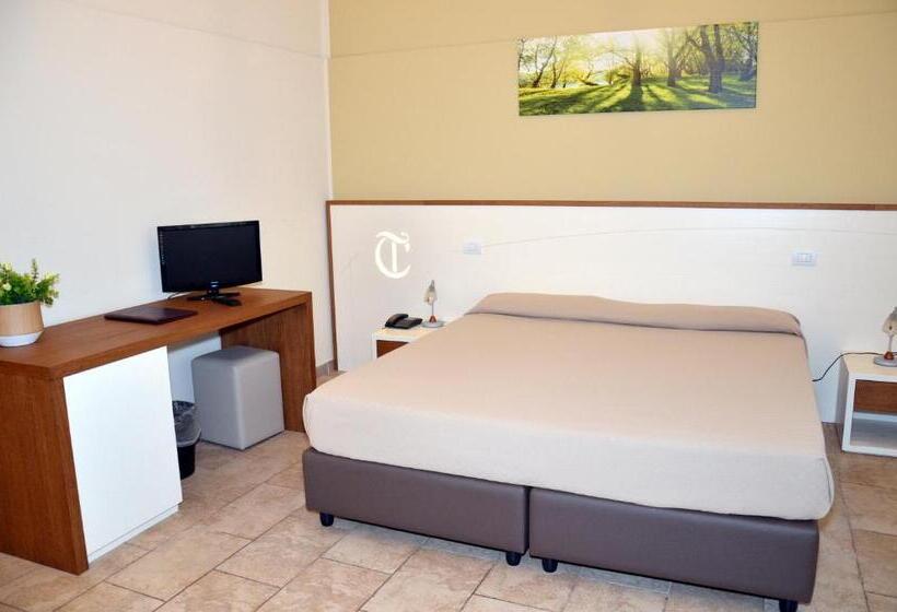 חדר דלוקס לשלושה, Tenuta Caradonna