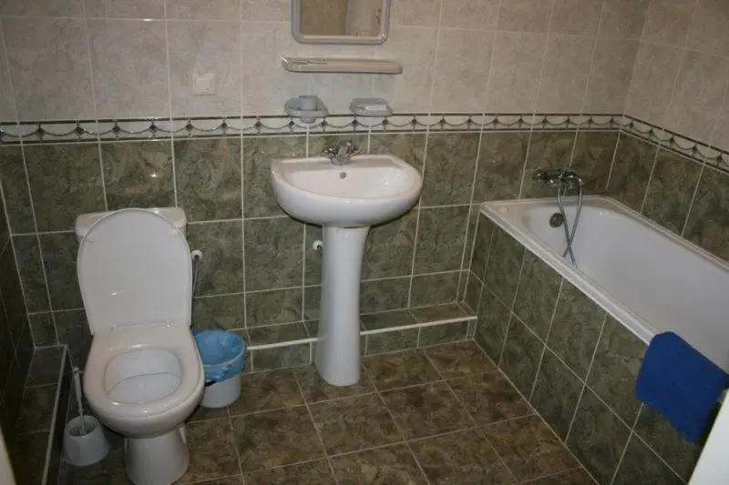 اتاق اکونومی یک تخته, Zhovtnevyi