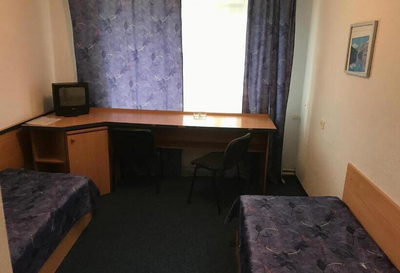 스탠다드 룸, Zhovtnevyi