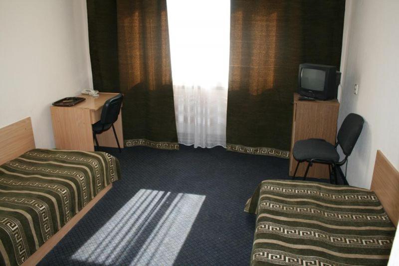 스탠다드 룸, Zhovtnevyi