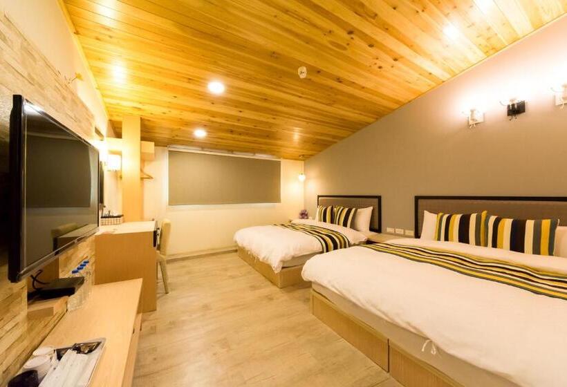 اتاق استاندارد چهار تخته, W Hostel