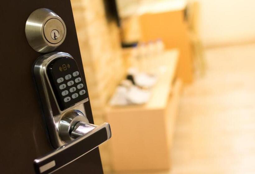 اتاق استاندارد چهار تخته, W Hostel