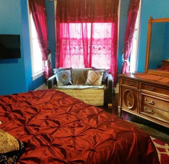 חדר דחוקס עם מיטת קינג, Château Sur Mer Bed & Breakfast