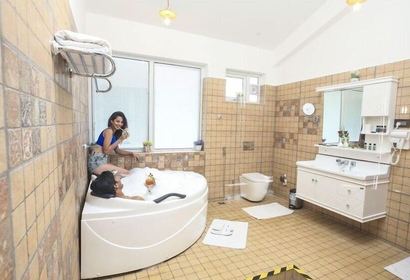 اتاق لوکس, Glyngarth Resort