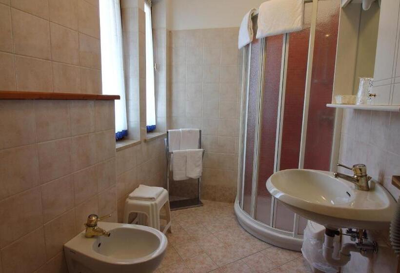 חדר משפתחתי סופריור, Ai Tre Ponti