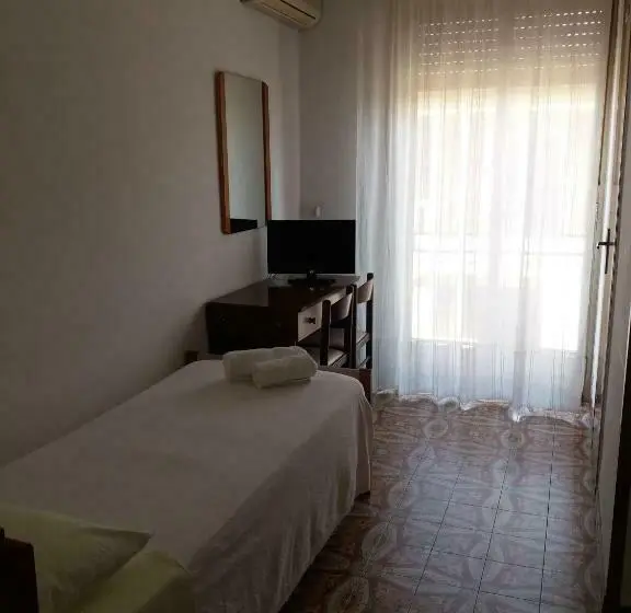 Standard Yhden Hengen Huone Parveke, Albergo Europa