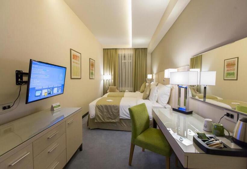 اتاق سوپریور چهار تخته, Ararat Resort Tsaghkadzor