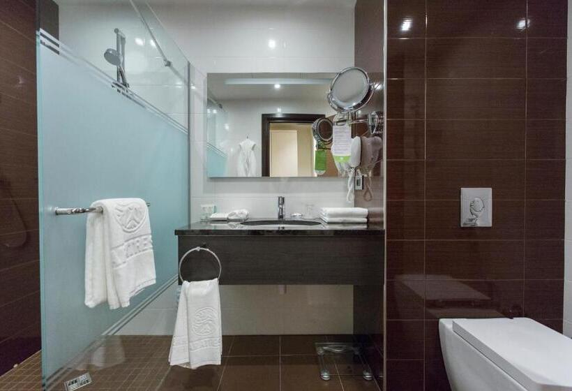 اتاق سوپریور چهار تخته, Ararat Resort Tsaghkadzor