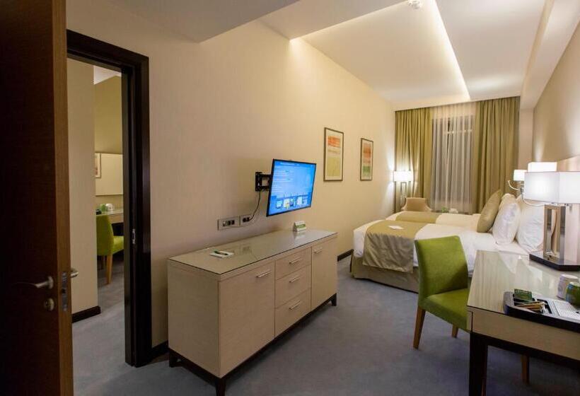 اتاق سوپریور چهار تخته, Ararat Resort Tsaghkadzor