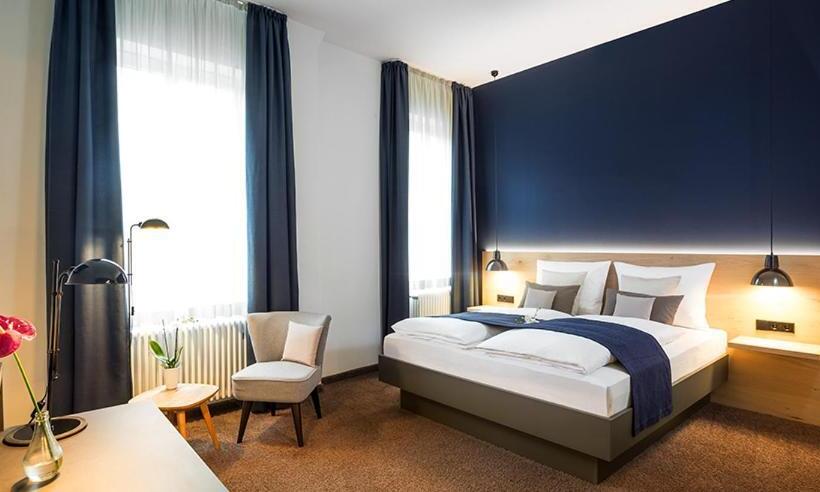 标准间, Bischoffs